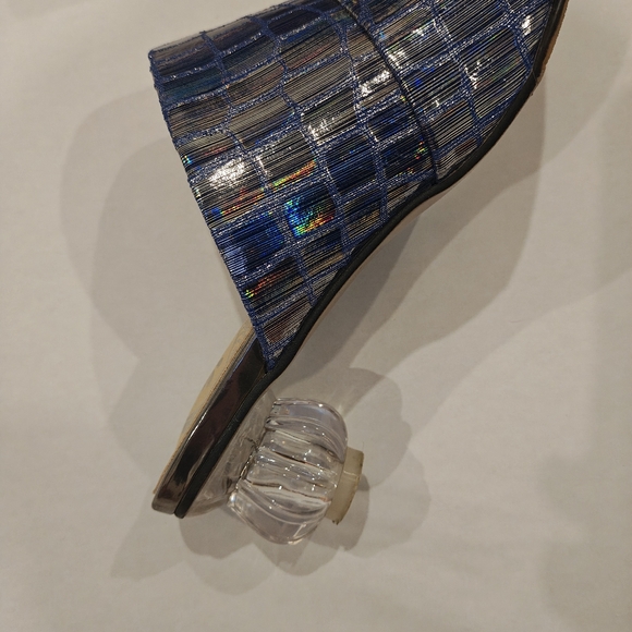 MIND BLOWING METALLIC MULES WITH ACRYLIC HEEL * SIZE: 9 - Picture 4 of 5